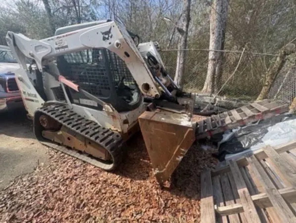 Bobcat Skid Steer - T590