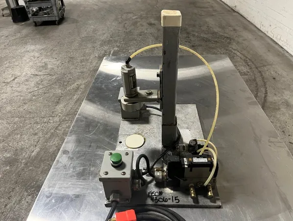 PNEUMATIC CAP TORQUER