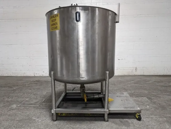 200 GALLON STAINLESS STEEL TANK
