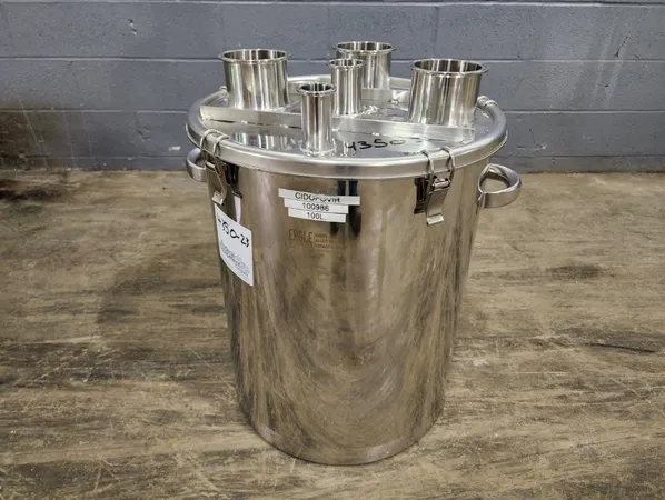 26 Gal Eagle Stainless Tank, Model CTH-47-H, 316L S/S