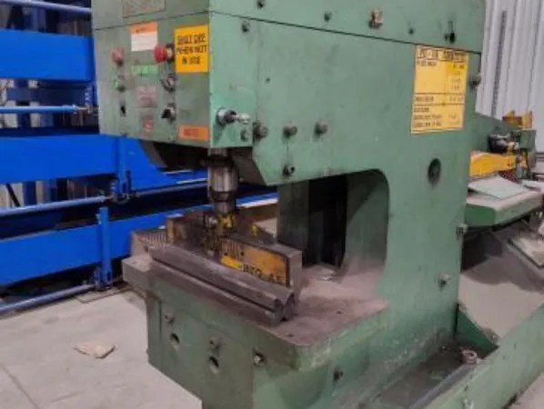 PIRANHA HYDRAULIC IRONWORKER - PII-140