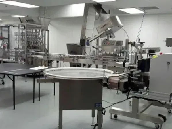 ACCUTEK BOTTLE LIQUID FILLING LINE - AVF 10